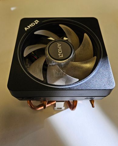 מעבד AMD Ryzen 7 3700X