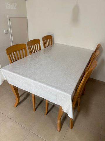 שולחן אוכל