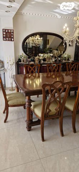 שולחן וכסאות