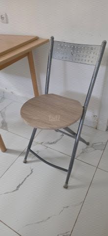 4 כיסאות