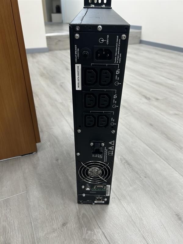UPS VERTIV על ספק כוח