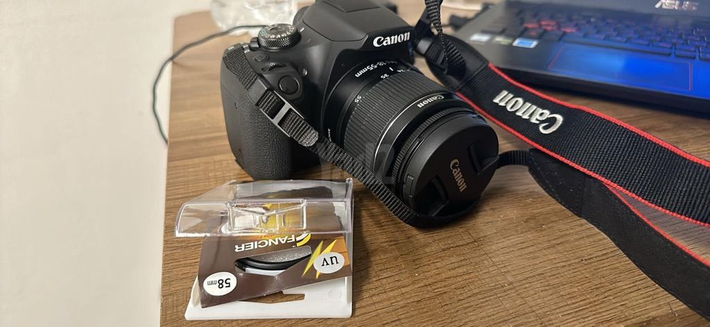 מצלמה קנון canon d2000
