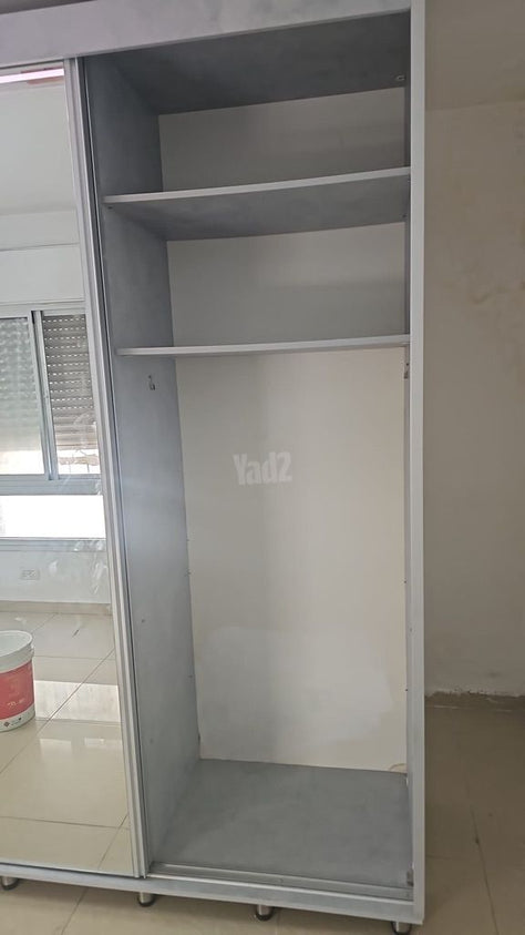 ארון בגדים