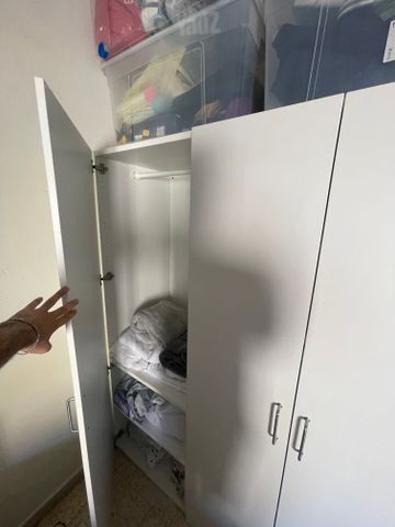 ארון בגדים