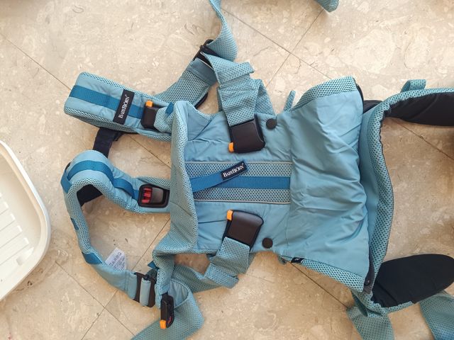 מנשא babybjorn