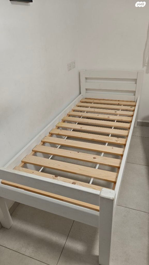 מיטה עצמל'ה 190x80