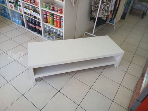שולחן טלוויה