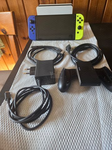 Switch OLED + משחק