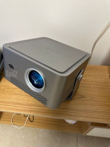 מקרן Magcubic HY450GT