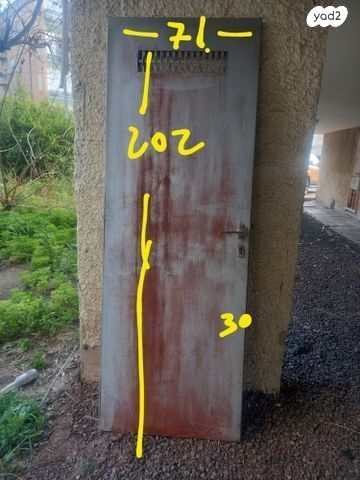 דלת מחסן ברזל