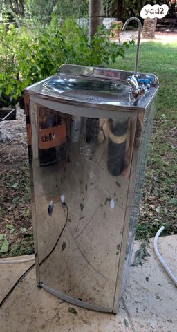 קולר מים עומד