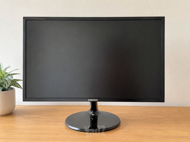 מסך Samsung S24F350FH