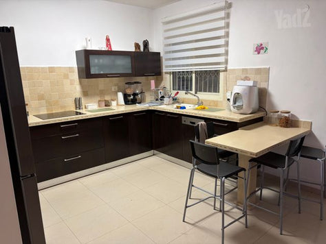 מטבח מעץ מלא