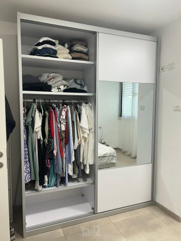 ארון הזזה