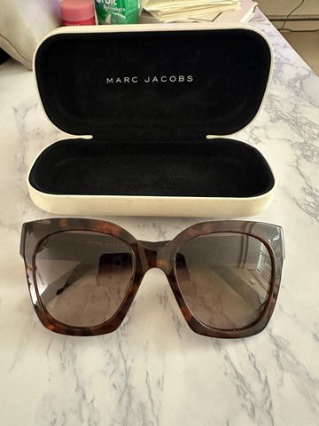 משקפי שמש MARC JACOBS