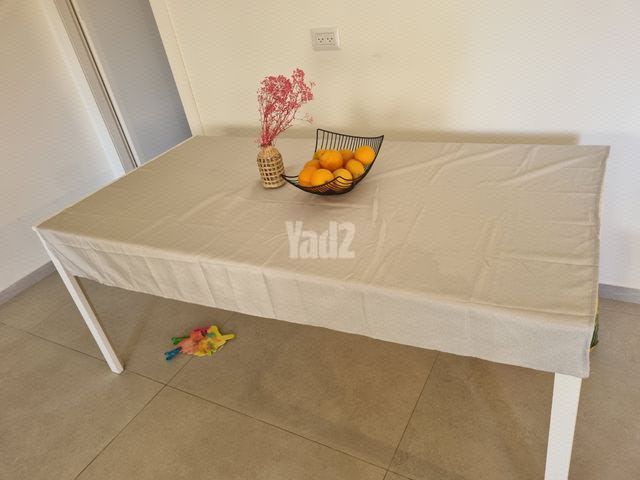 שולחן אוכל