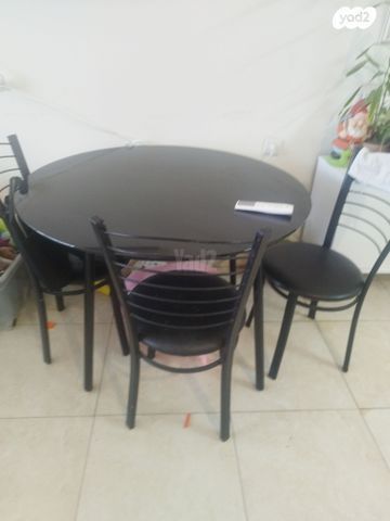 שולחן