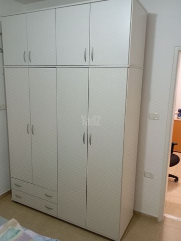 ארון בגדים חדש