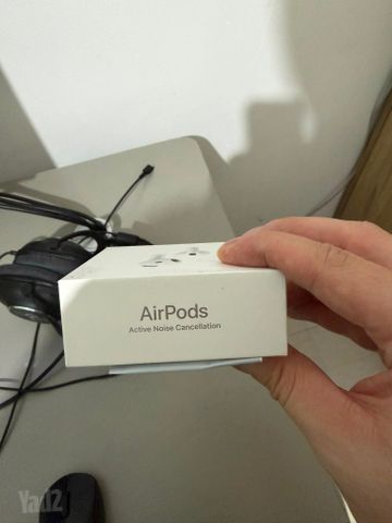Airpods 4