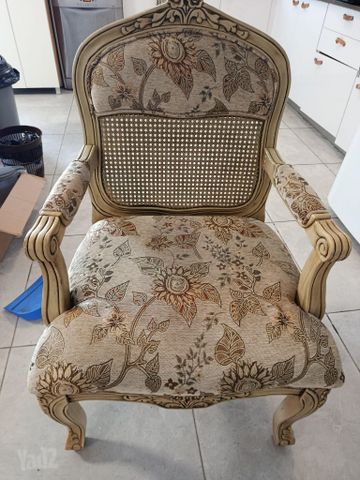 למכירה כורסא