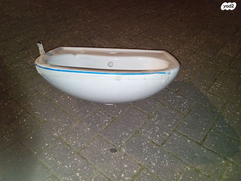 כיור אמבטיה