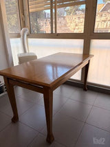 שולחן עץ