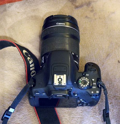 מצלמה Canon EOS 700D