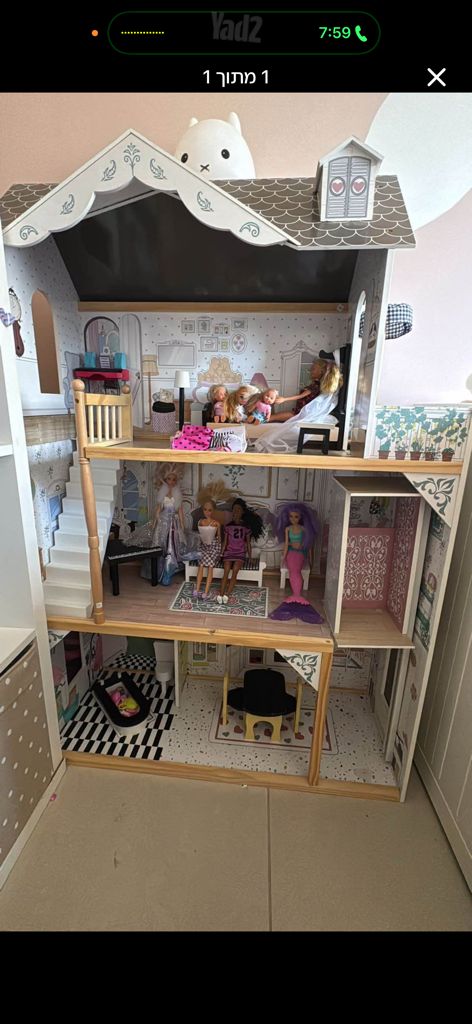 בית בובות מעץ
