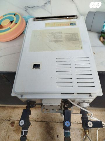 מחמם מים על גז
