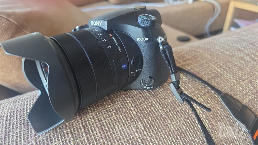 דמוי SLR ‏ Sony  DSC-RX10 IV