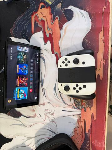 Nintendo Switch OLED לבן