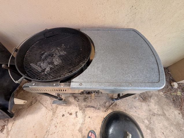 גריל פחמים Weber