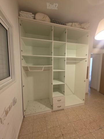 ארון בגדים