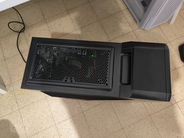 מחשב: i5 / 16GB RAM / 2 SSD