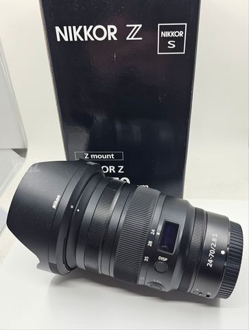 NIKON 24.70 MM F2.8S