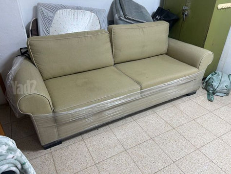 ספה יפה. ומושלמת כחדשה נוחה