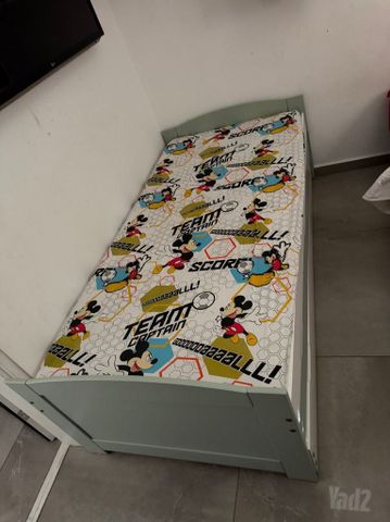 מיטת חבר יחיד