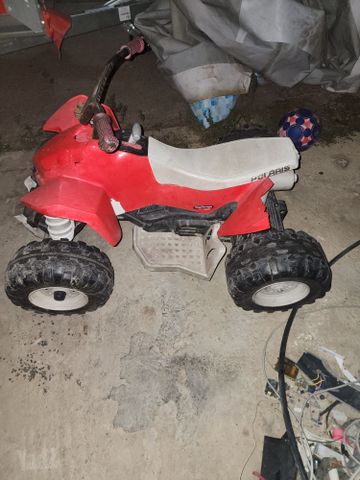 טרקטורון peg perego