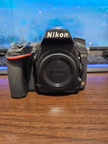 ניקון D750