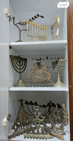 חנוכיות