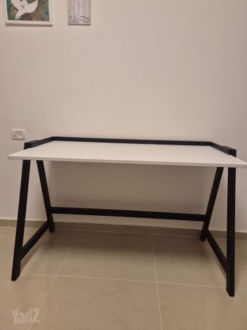 שולחן כתיבה