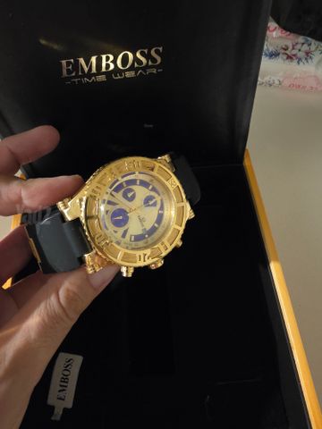 שעון EMBOSS