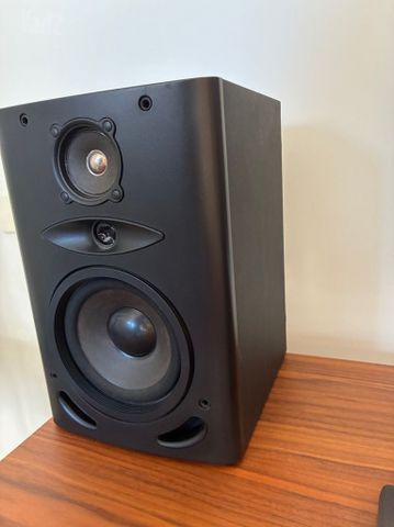 רמקולים מדפיים Marantz