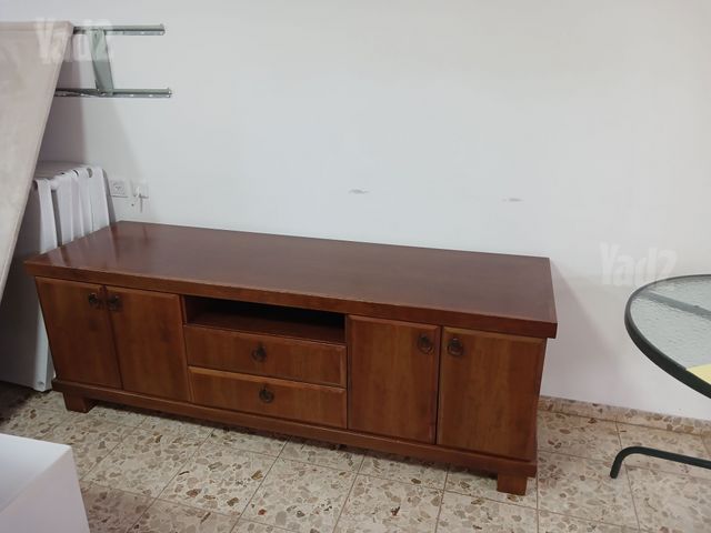 מזנון מעץ מלא