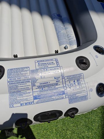 סירה מתנפחת Intex excursion 4