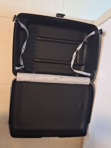 מזוודה קשיחה מבית Samsonite