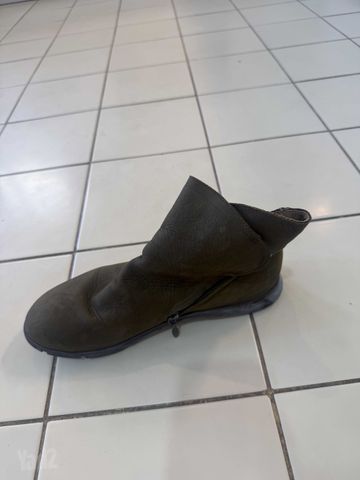 נעלי זמש