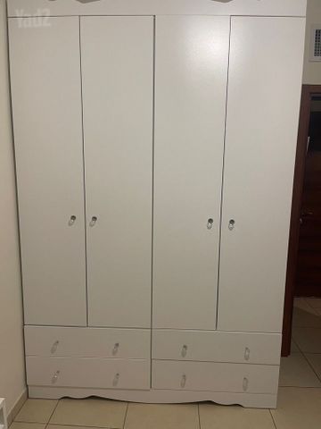 ארון בגדים