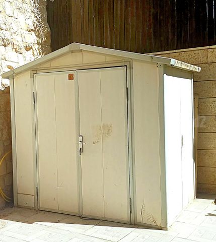 מחסן אגוז