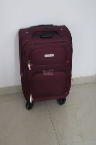 מזוודה בורדו